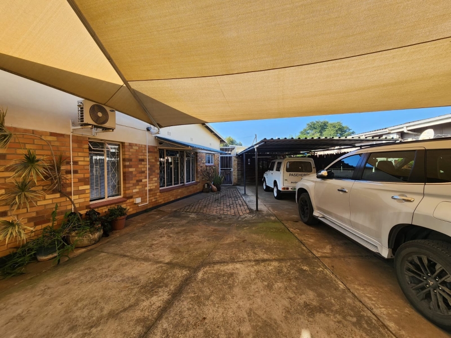 3 Bedroom Property for Sale in Oos Einde North West